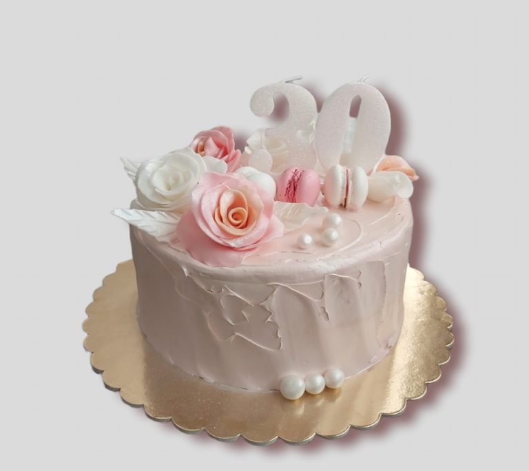 Elegantna torta z vrtnicami